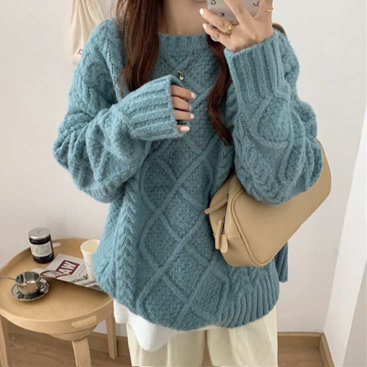 Women's Round Neck Cable Knit Batwing Sweater