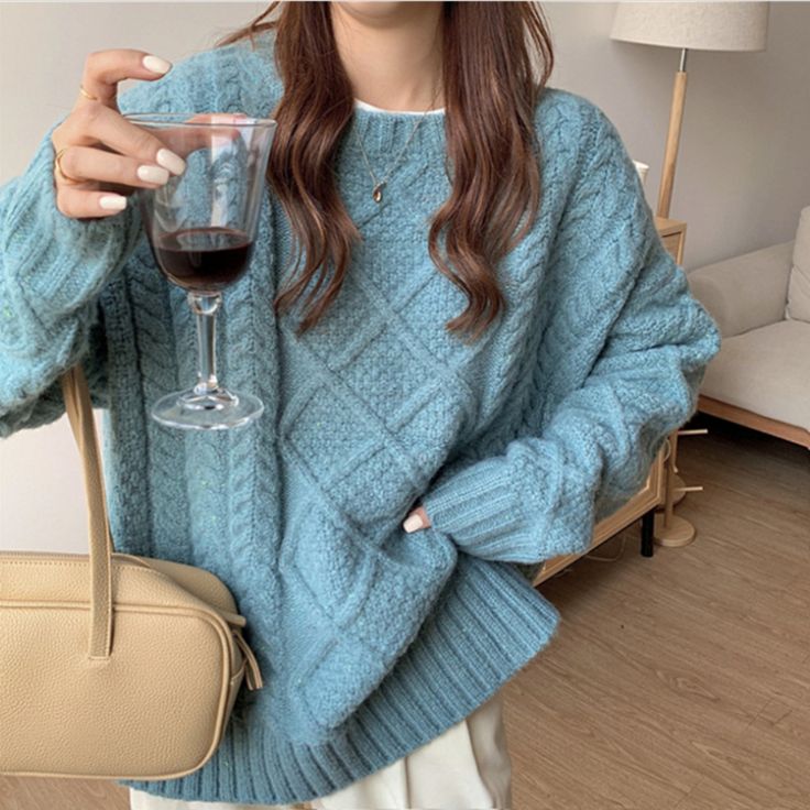 Women's Round Neck Cable Knit Batwing Sweater